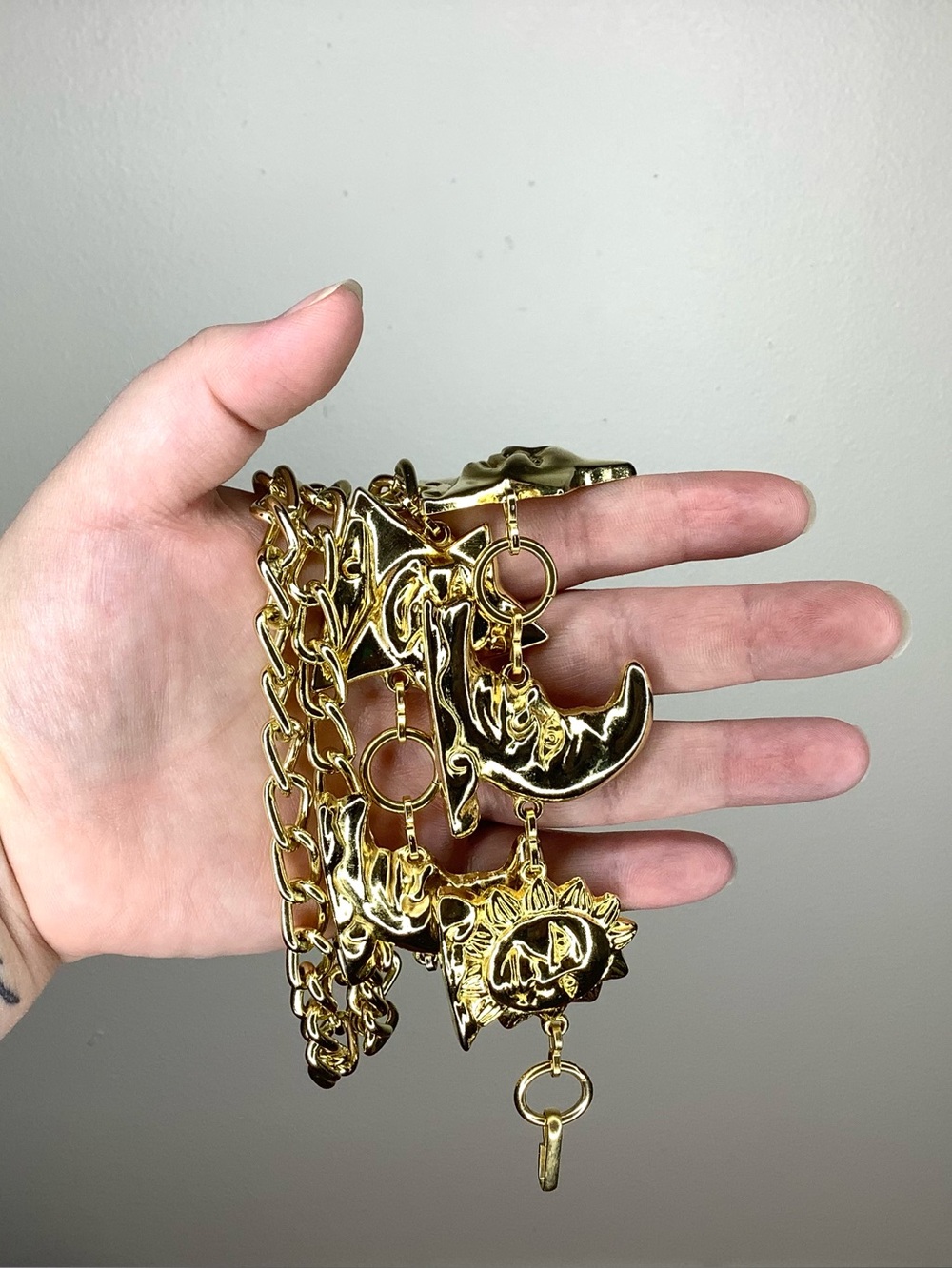 < Gold-Tone Celestial Sun/Moon/Stars Adjustable Belt Fairy Whimsigoth >